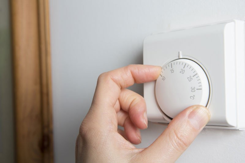 8 Tips to Reduce Your Energy Consumption & Monthly Bill!